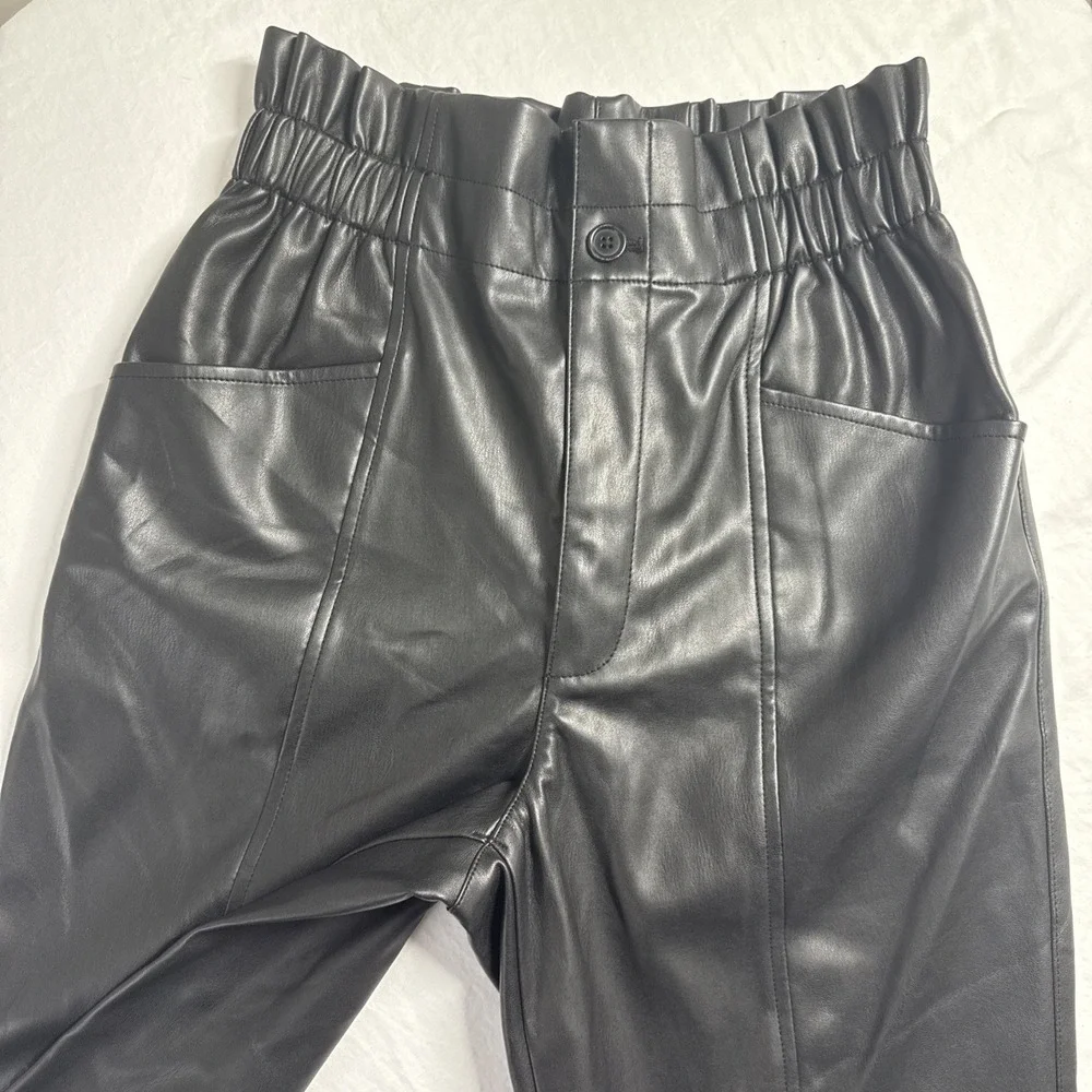 Madewell With Tags Black Vegan Faux Leather Paper Bag Tapered Ankle Pants 4 - Picture 4 of 14